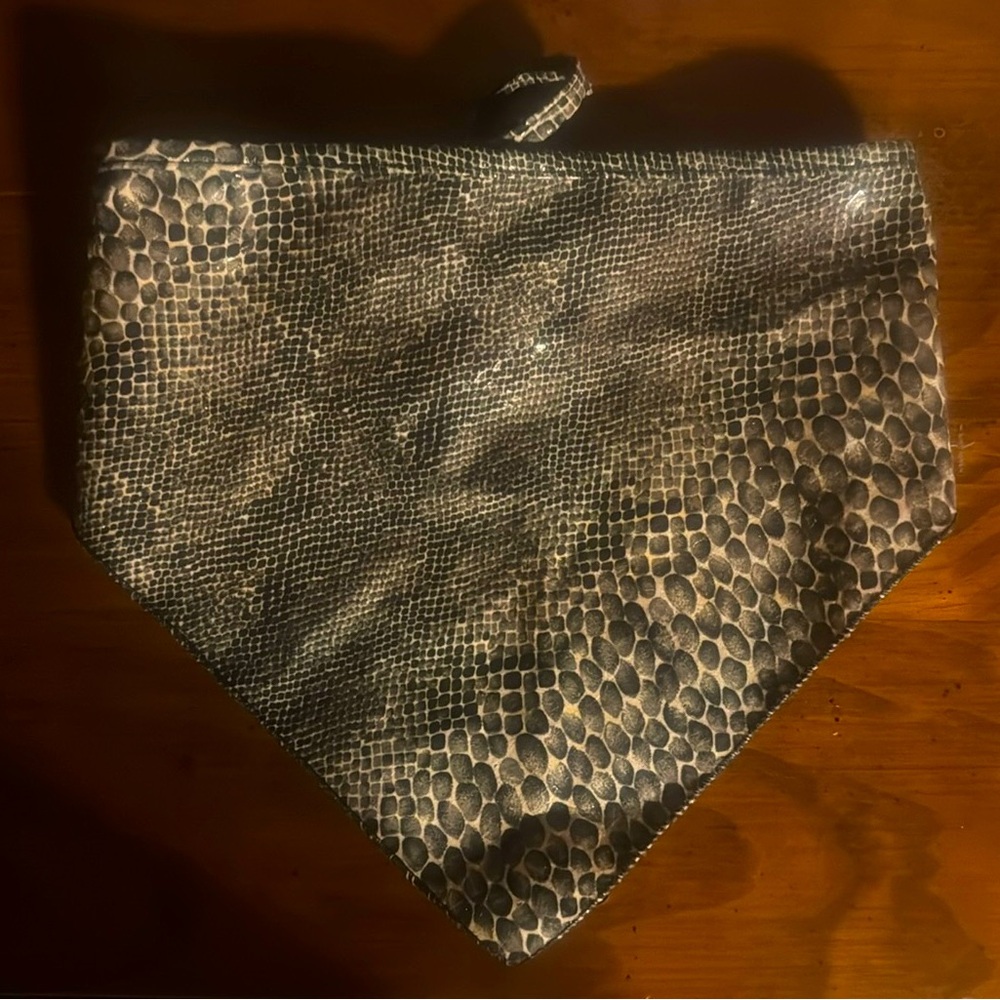 Snakeskin headscarf